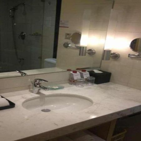 Ramada Plaza Shenyang Citycenter Екстер'єр фото